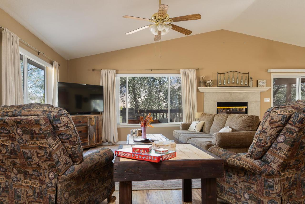 Lazy Squirrel - Cozy Family House With Full Game Room Kernville Exterior foto