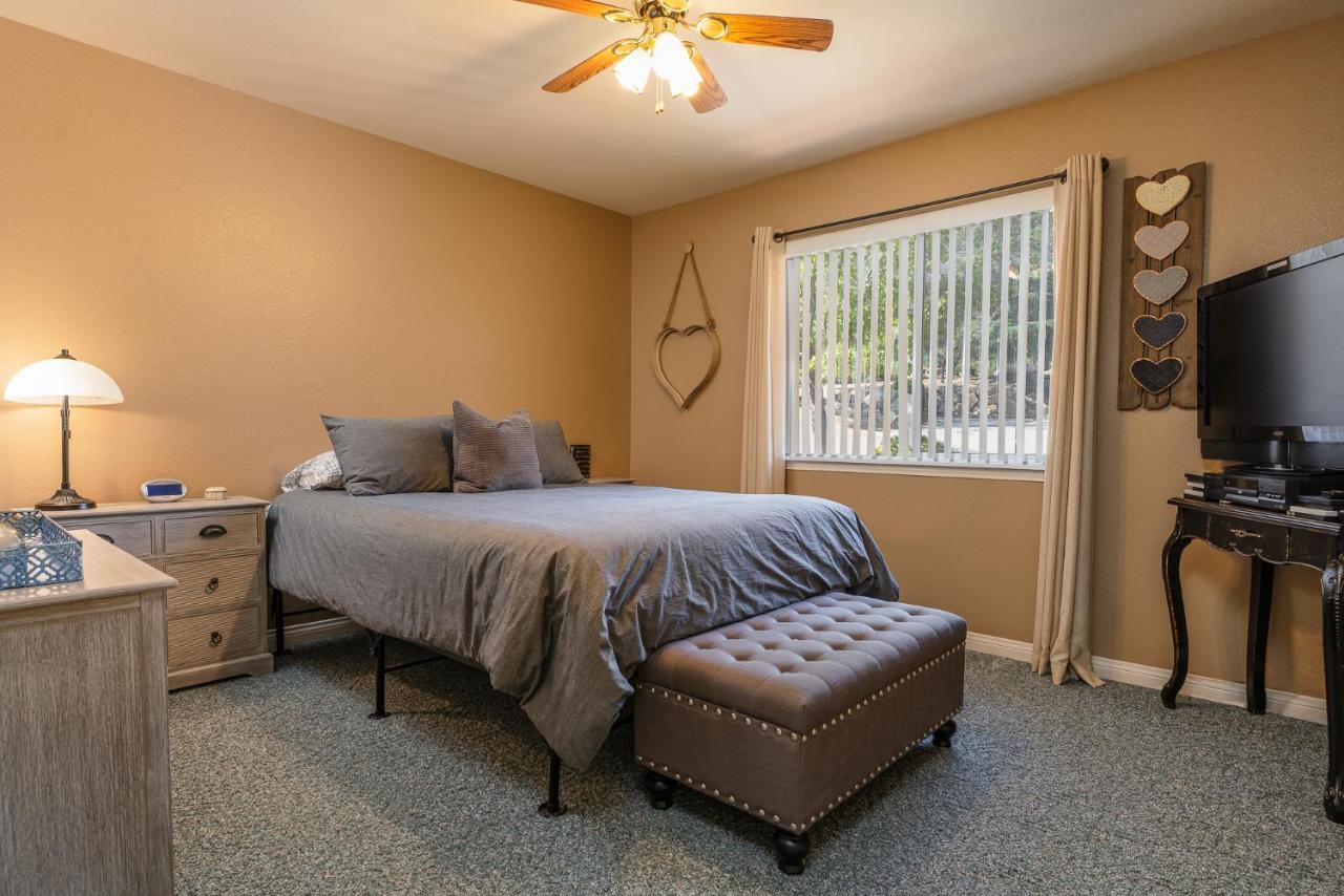 Lazy Squirrel - Cozy Family House With Full Game Room Kernville Exterior foto